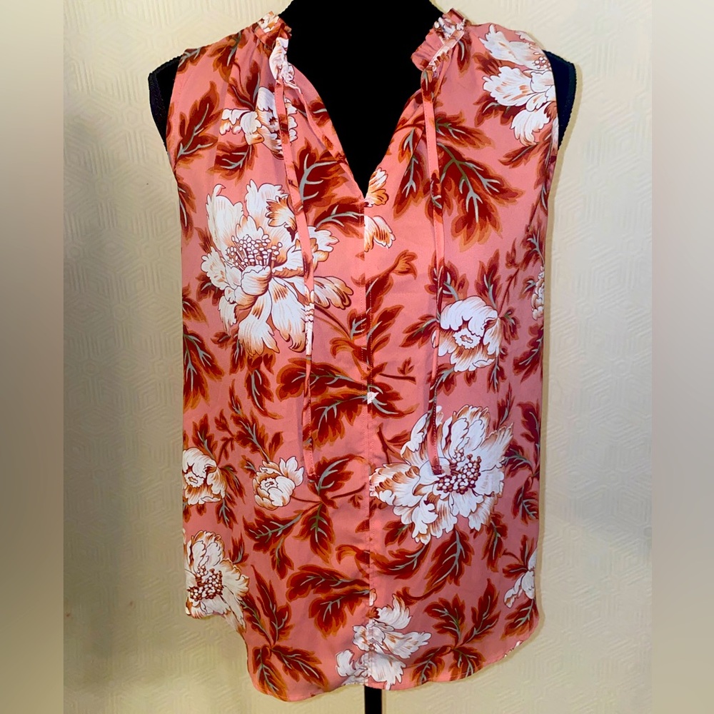 Women’s floral sleeveless top
